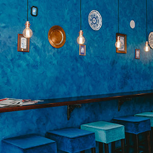 Eye-catching wallpaper or wall tiles